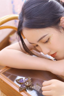 九尾狐与飞天猫